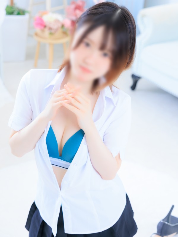 東雲　めい